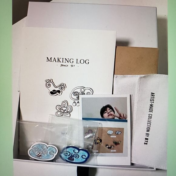 BTS V KIM TAEHYUNG BROOCH CLOUD DROPS ARTIST MADE COLLECTION K-POP- SEALED- NEW - Picture 3 of 12